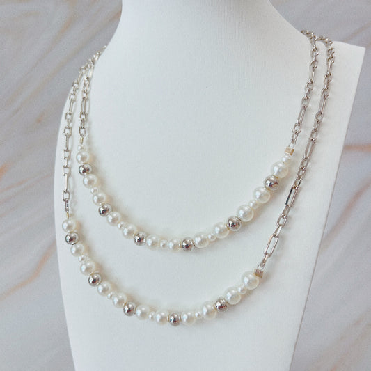 Silver and pearls Necklace