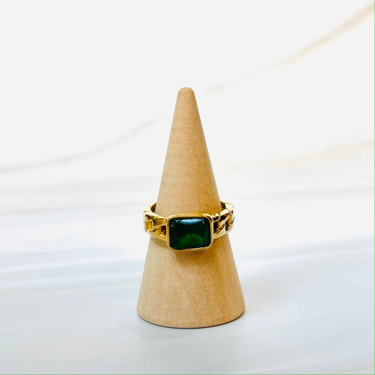 Queen Emerald Gold Ring