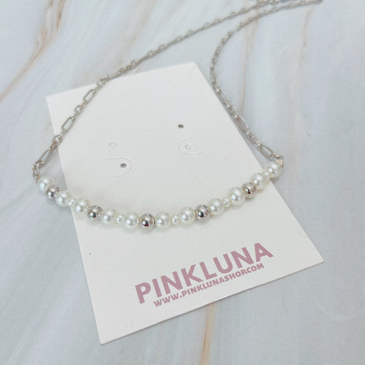 Silver and pearls Necklace