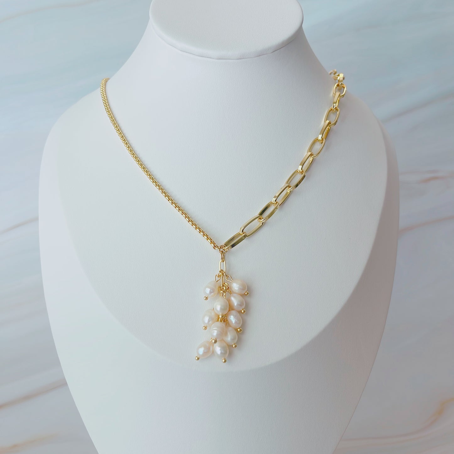 Long Chain with Pearls